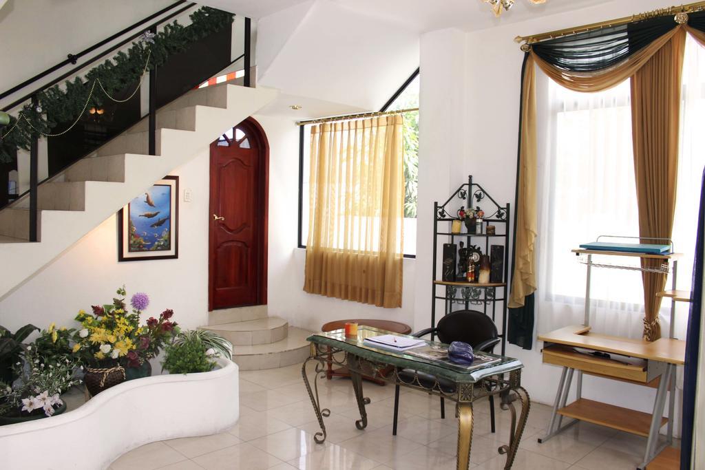 ホテルPlanet House プエルトアヨラ エクステリア 写真